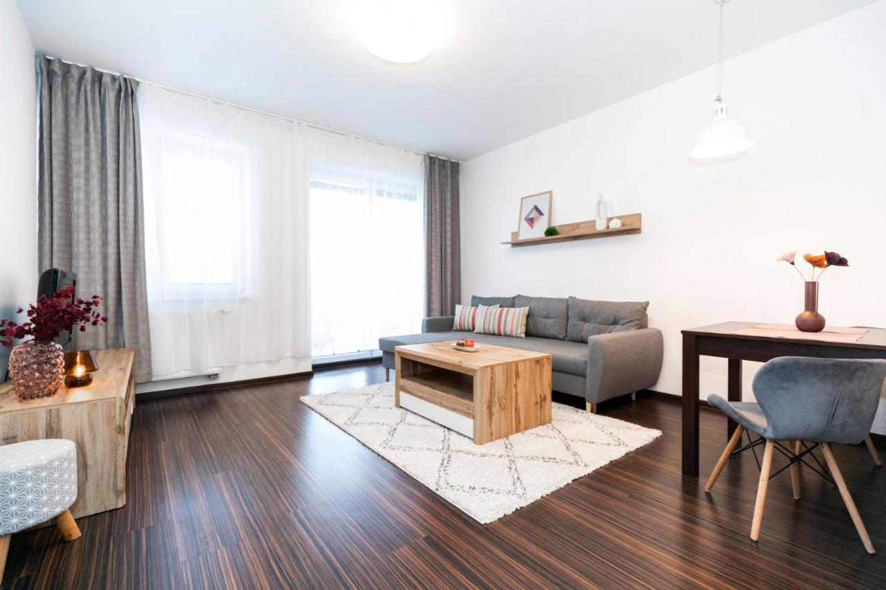 Alure Residences 3 & 24H Self Check-In, Parking In The Garage In The Apartment Building Included, New Building, Terrace, Green Location With A Forest Park With A Lake, Children'S Playground Банска-Бистрица Экстерьер фото